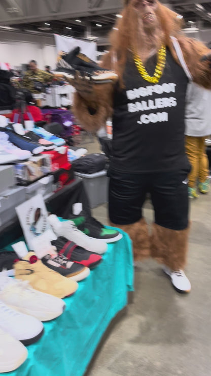 BOOK BIGFOOT